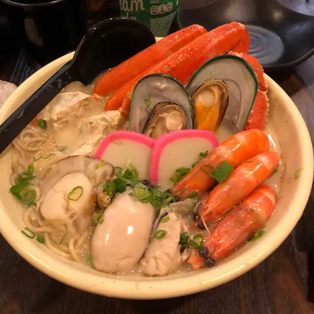 松葉蟹爆拉麵