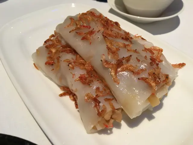 櫻花蝦炸菜肉鬆腸粉