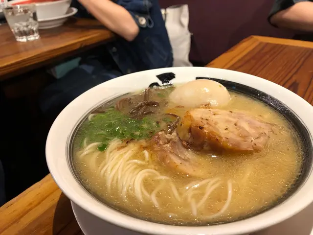 雞叉燒味玉雞白湯拉麵