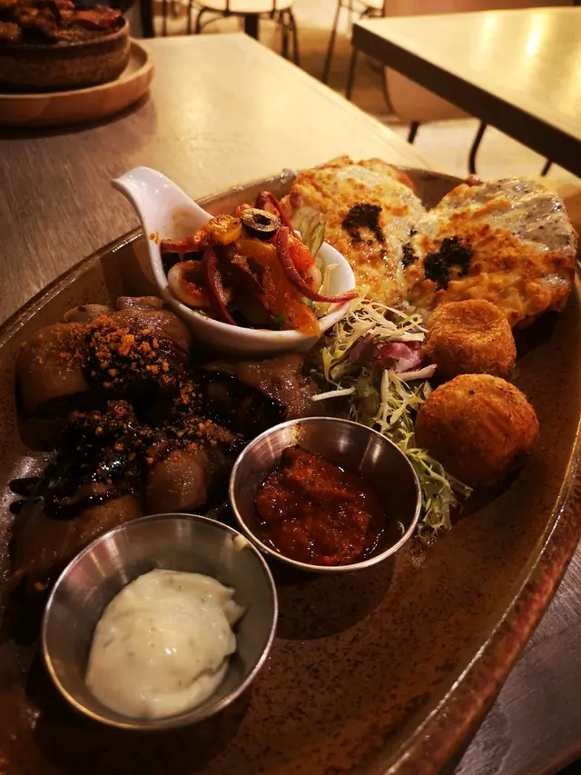 亞蘇爾小食拼盤(2人用)