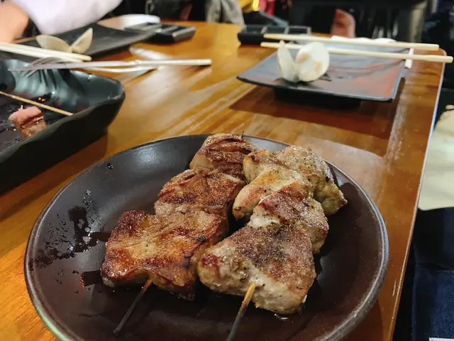 鬆化黑豚串 / 厚切牛脷串