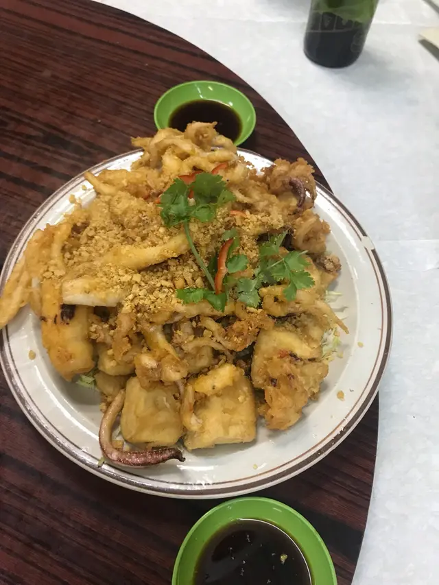 椒鹽魷魚白飯魚豆腐