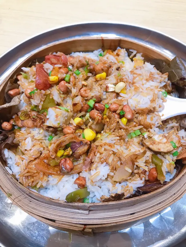十足十二串足料蒸飯