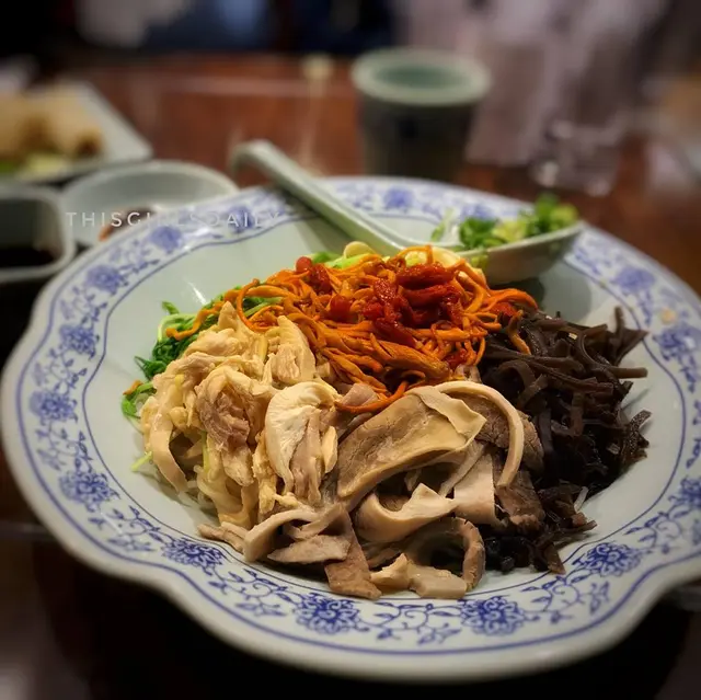 蟲草花豬肚雞絲撈麵