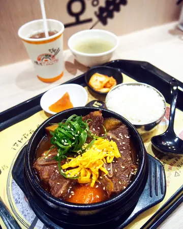 圣诞牛肋骨煲配白饭