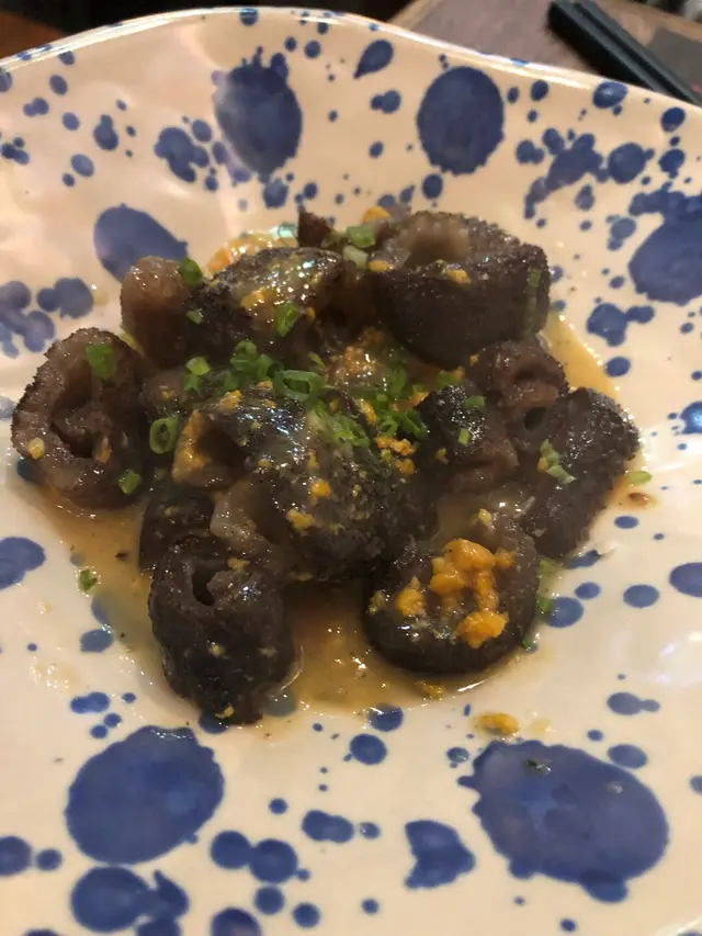 海膽焗原條海蔘