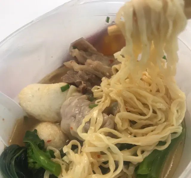 值得一去再去我三併清湯牛腩牛肉雲吞黃金魚蛋竹昇全蛋面