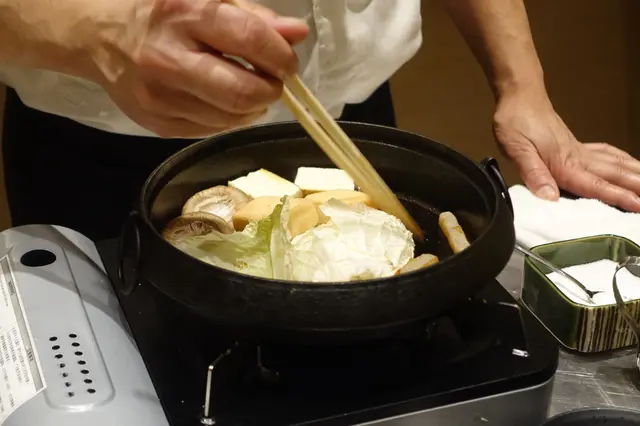 師傅互動在我們面前即席燒製美食！