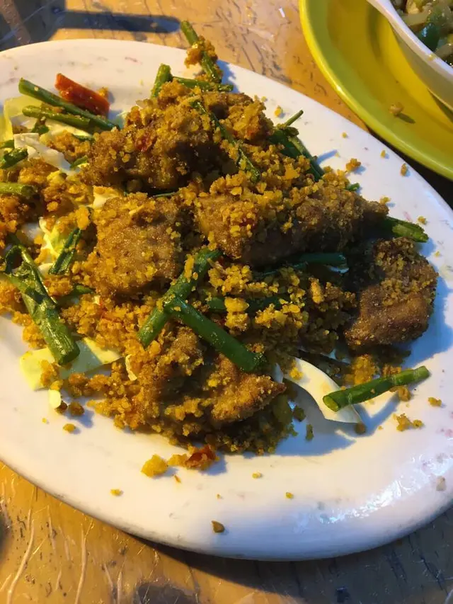 極鹹  牛柳唔係一粒粒  係一舊舊  鹹到食唔到落去