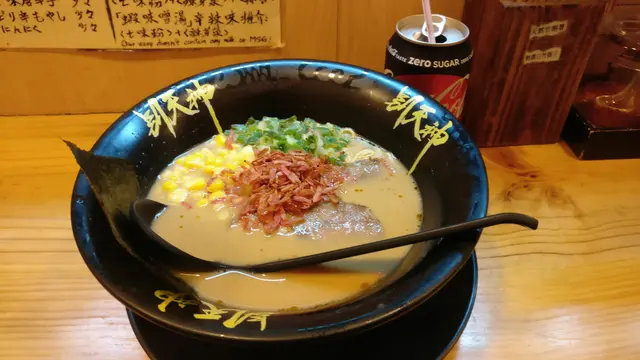 蝦味噌豚骨湯拉麵