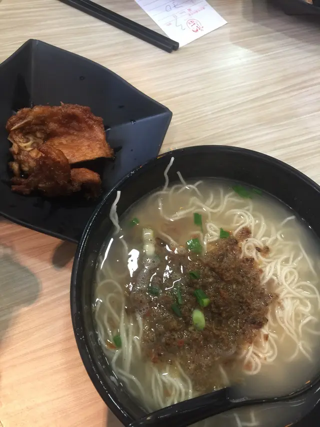 豬扒太細,唔係擔擔麵,太貴