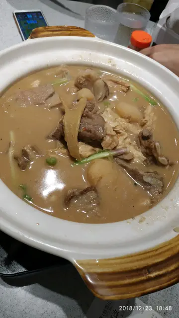  必食羊腩煲