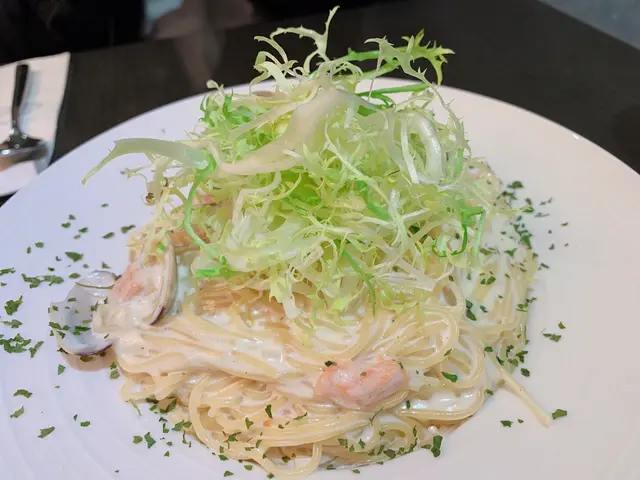 煙三文魚蜆肉天使麵