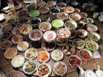 Hundred Dishes Feast