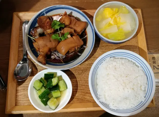 滷水豬手飯定食