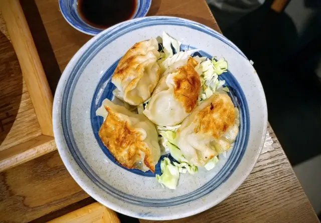 煎餃子