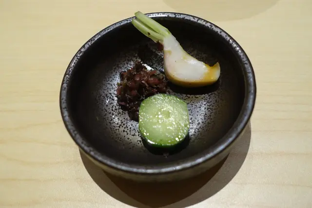 紫蘇葉混合醃漬，口味溫和得多！