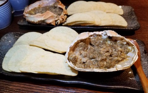 蟹肉蟹膏甲羅燒配薯片 - 尖沙咀的東京大眾酒場
