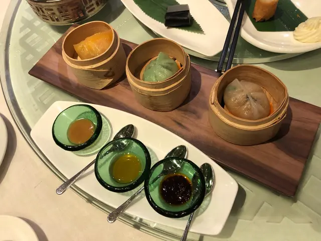 甘筍蟹肉粉果、潮州粉果、菠菜粉果