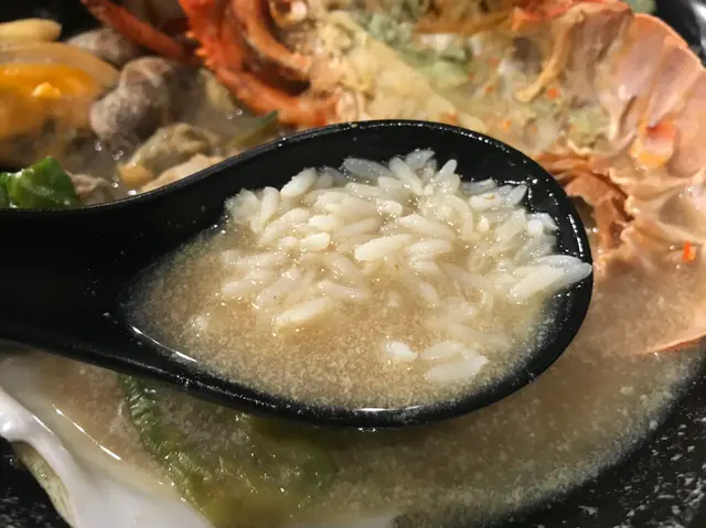 墨魚手指魚腐龍蝦湯泡飯 (含半隻龍蝦)