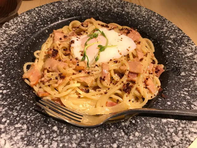 卡邦尼意大利麵配63度溫泉卵