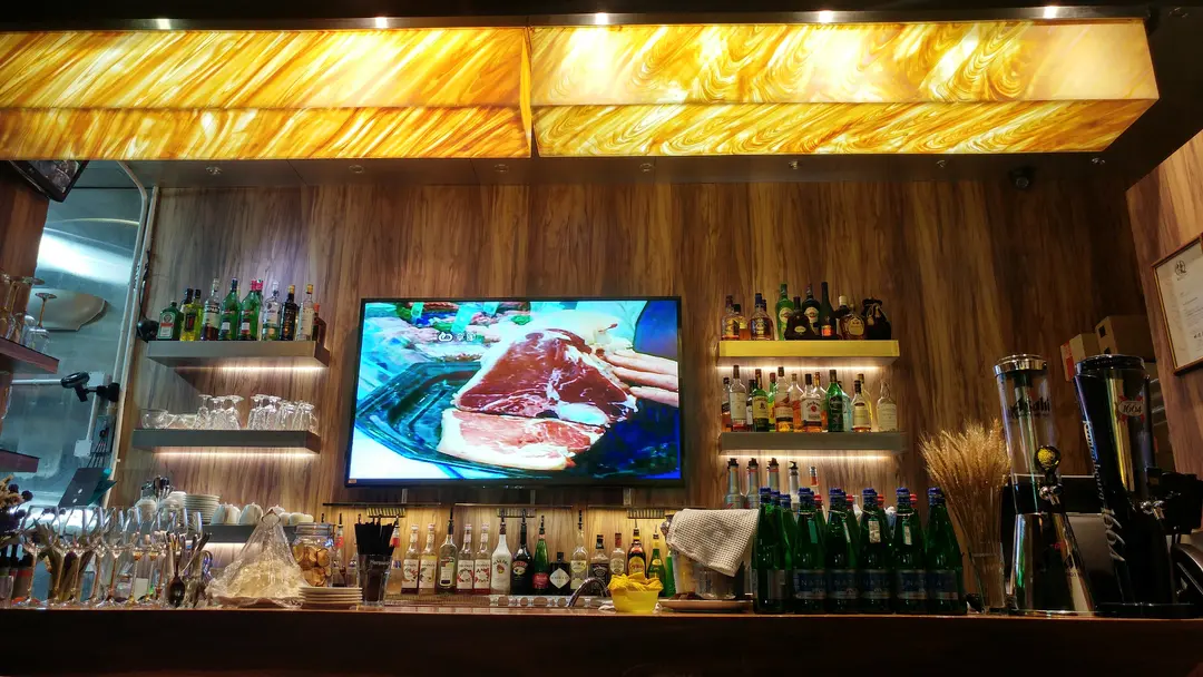 LAB EAT Restaurant & Bar's Photo Western Seafood Bar Romantic Dining