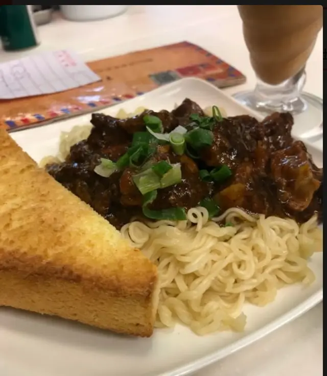 安格斯牛腩撈一丁配牛油厚多士