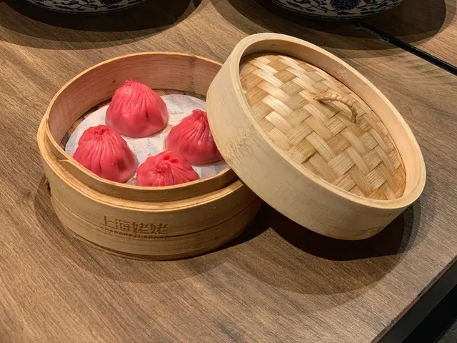 大紅大紫小籠包