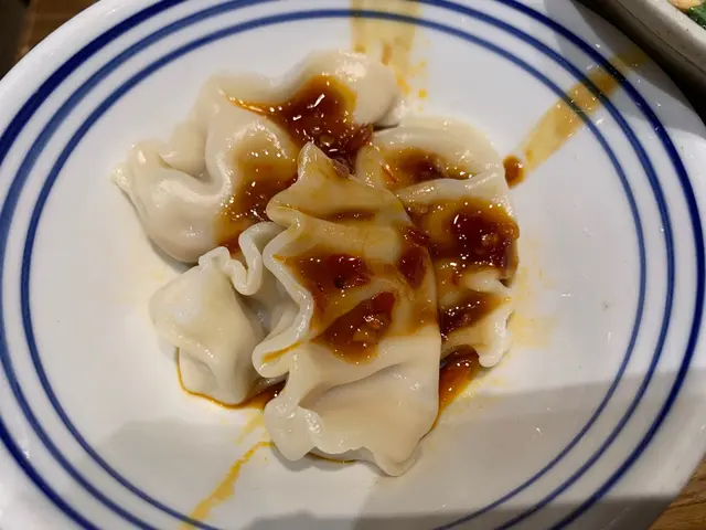 麻辣紅油水餃
