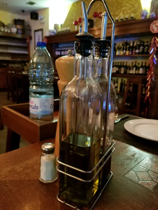 意大利醋及橄欖油