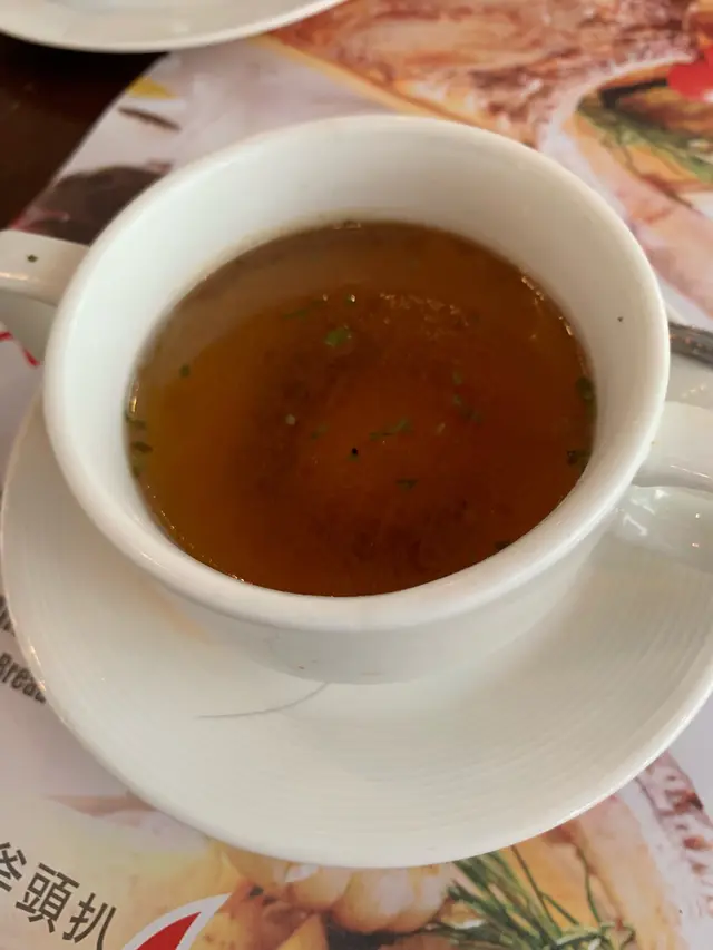 餐湯，鹹過杯麵湯