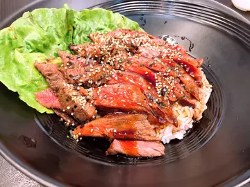 牛扒盖饭
