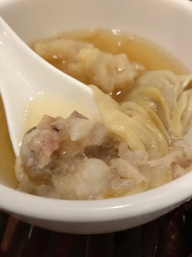 瑤柱鮮蝦灌湯餃