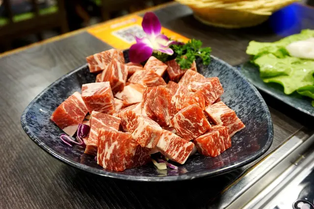 霜降手切肥牛粒 