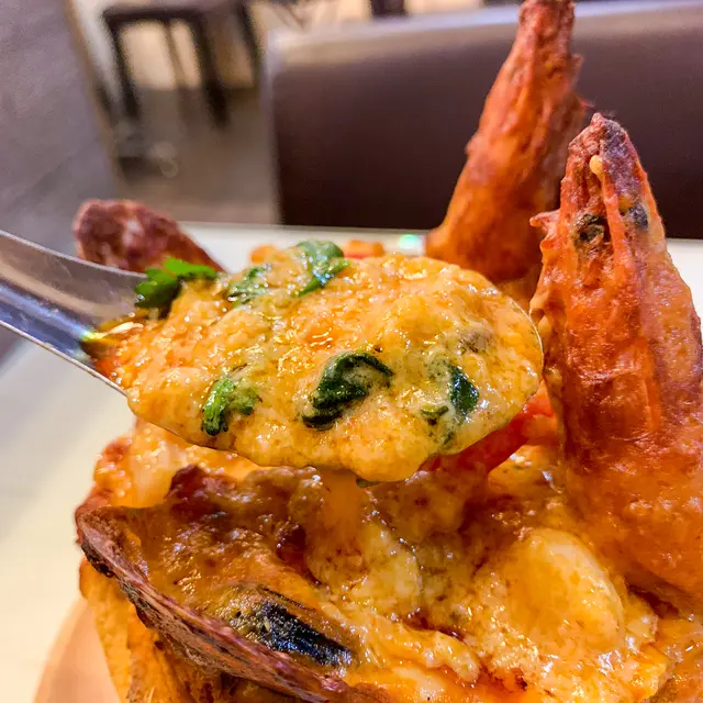 劈開椰青見海鮮