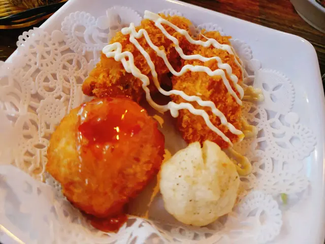 炸蠔、炸蝦餅、花枝丸
