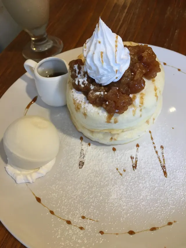 焦糖蘋果厚pancake 