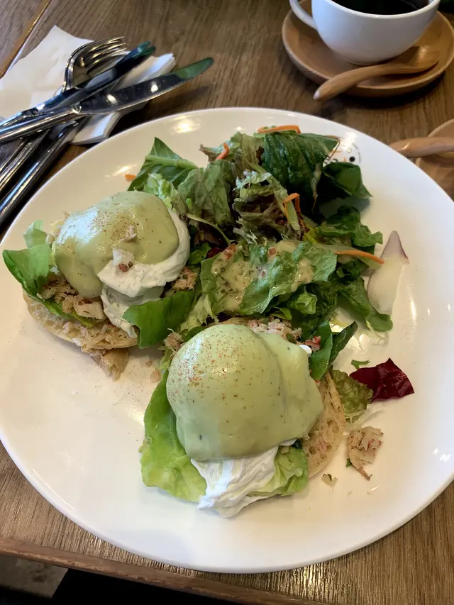 Avocado Crab Meat Benedict