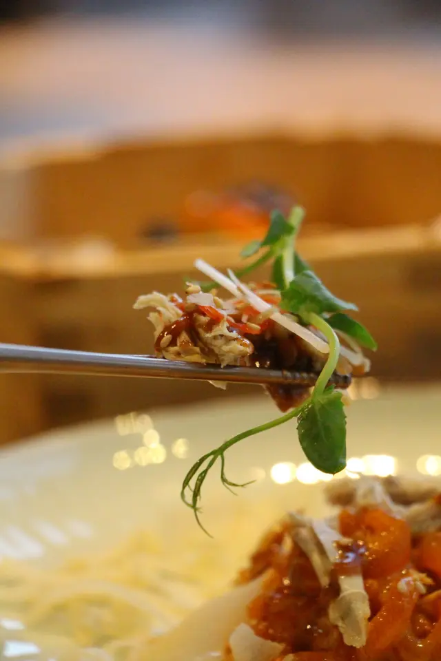 手撕法國鵪鶉海膽汁海蜇