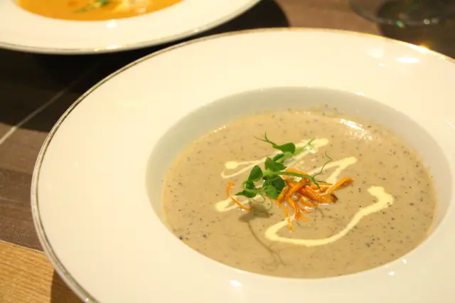 蟲草花黑松露野菌湯