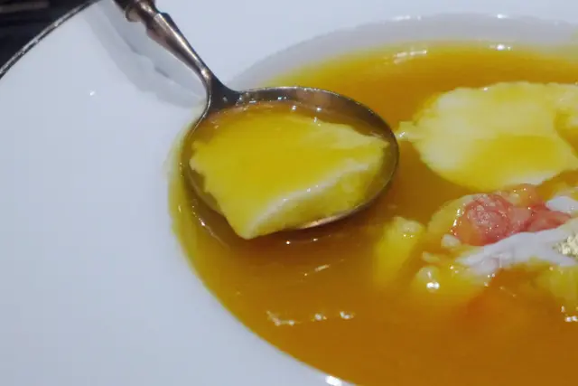 金箔阿拉斯加蟹肉南瓜蛋白羹