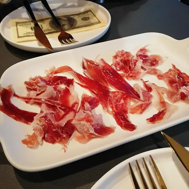 Iberico ham橡果飼養後腿—48月熟成