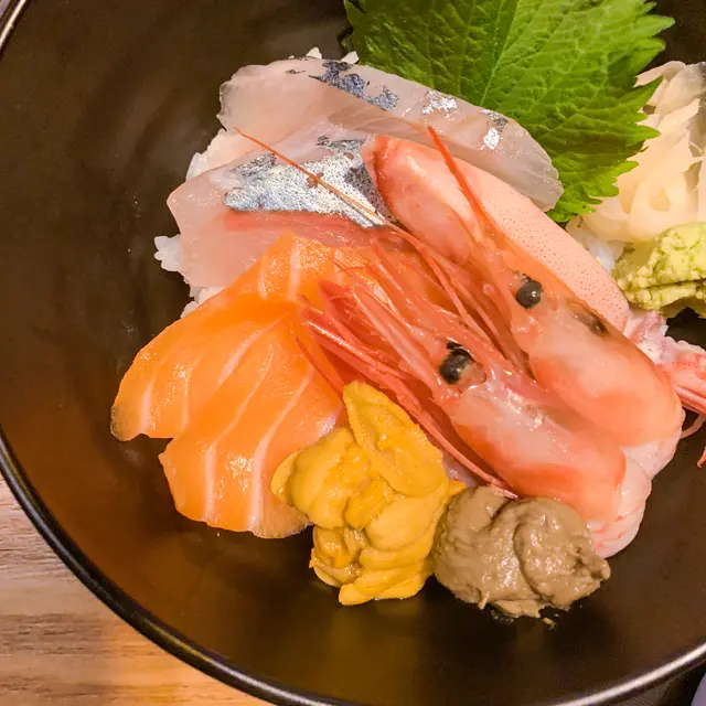 特選海鮮丼