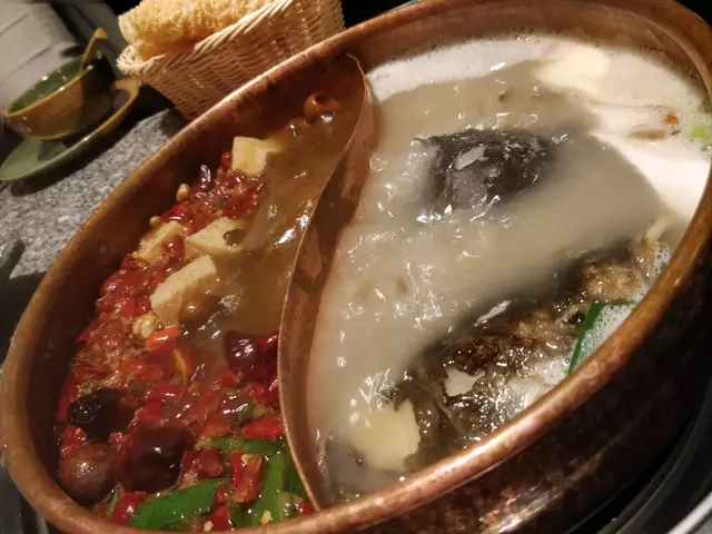 麻辣鍋拼寧神鍋
