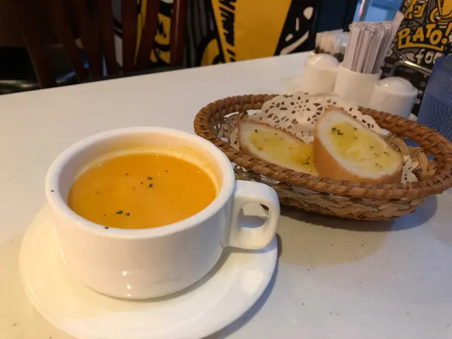 南瓜湯+蒜香法式包