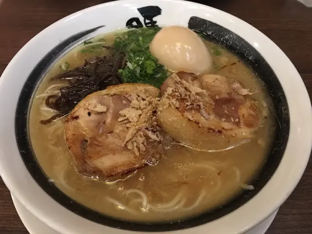 雞叉燒味玉雞白湯拉麵
