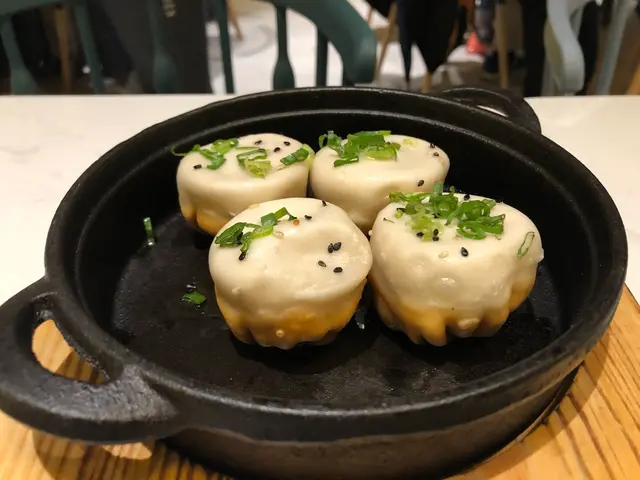 羅春閣爆汁生煎包