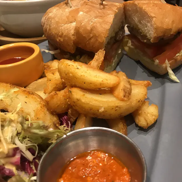 小島香脆豬扒包