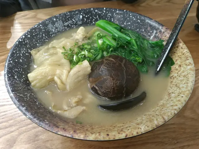 金牌花膠湯麵 $50