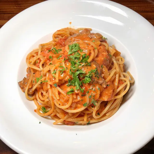 鮮茄忌廉牛仔粒意粉